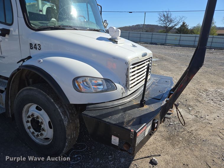 image for item YA0393 2011 Freightliner Business Class M2 106 bucket truck