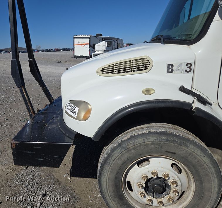 image for item YA0393 2011 Freightliner Business Class M2 106 bucket truck