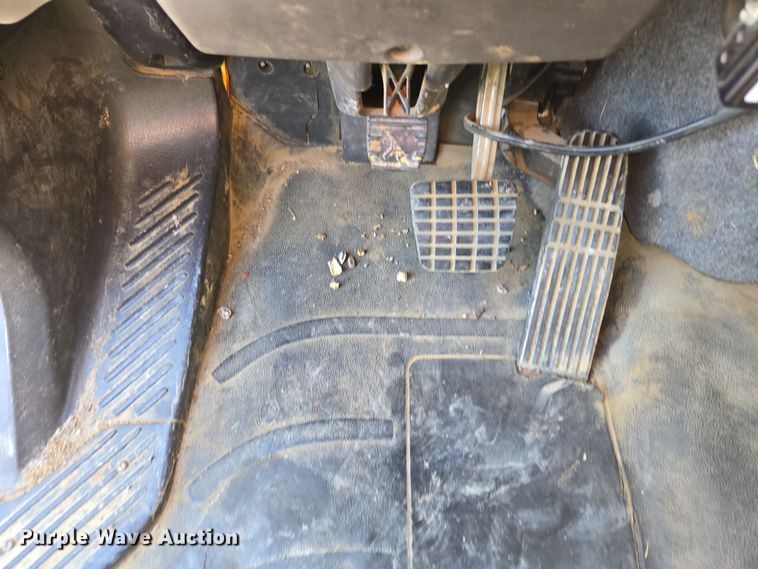 image for item YA0393 2011 Freightliner Business Class M2 106 bucket truck