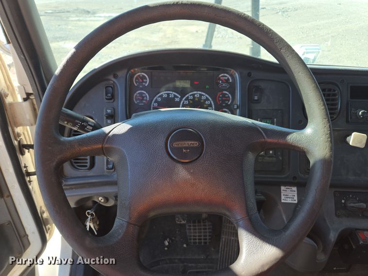 image for item YA0393 2011 Freightliner Business Class M2 106 bucket truck