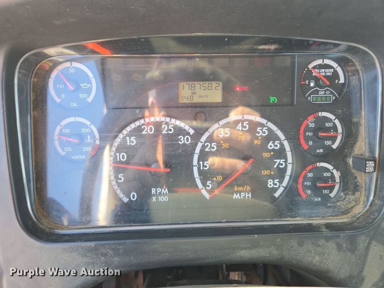 image for item YA0393 2011 Freightliner Business Class M2 106 bucket truck