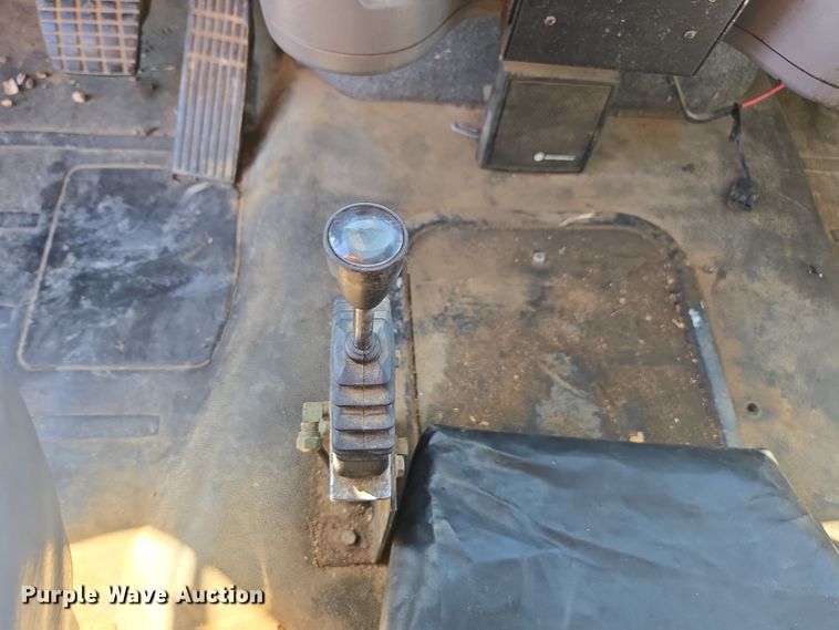 image for item YA0393 2011 Freightliner Business Class M2 106 bucket truck