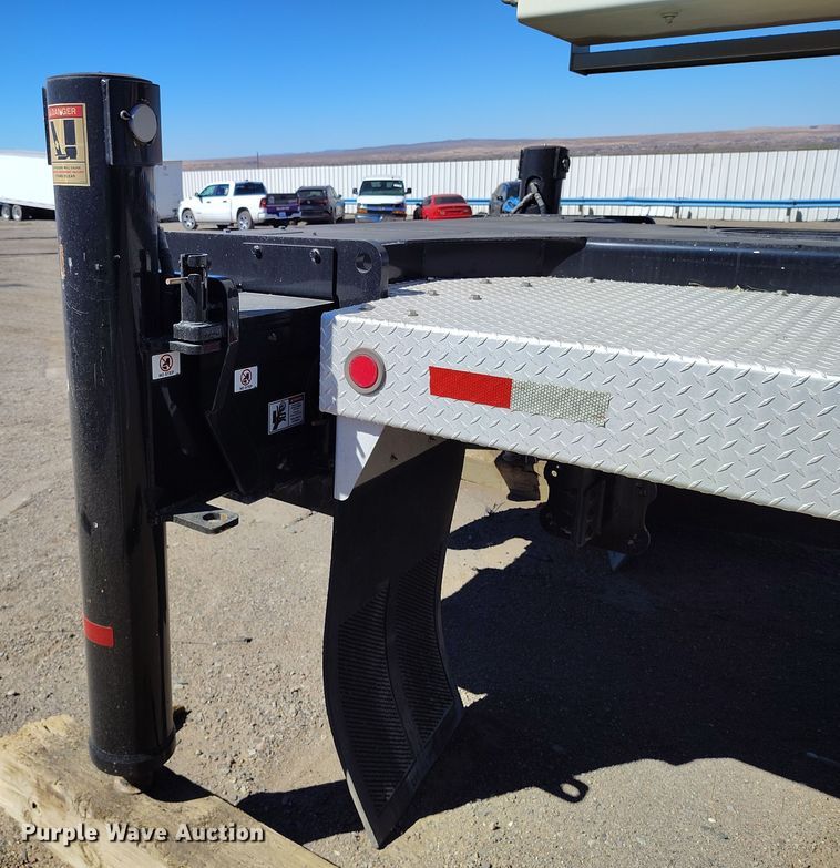 image for item YA0394 National Crane NBT55 crane truck bed