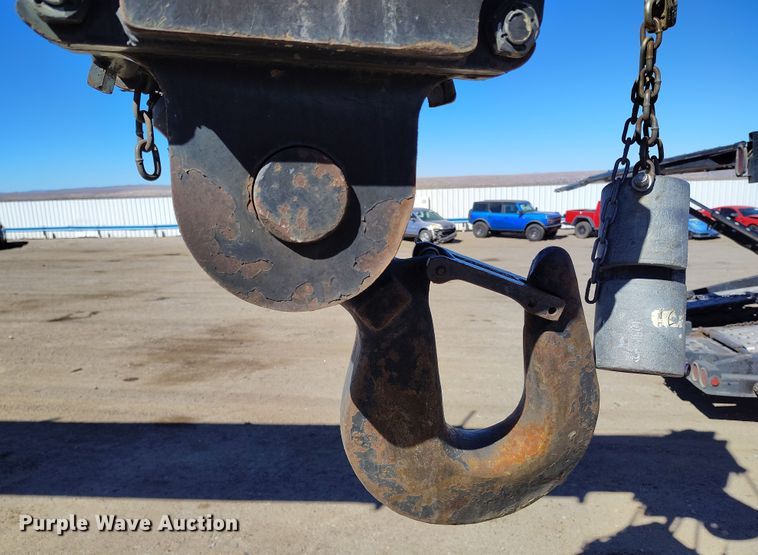 image for item YA0394 National Crane NBT55 crane truck bed