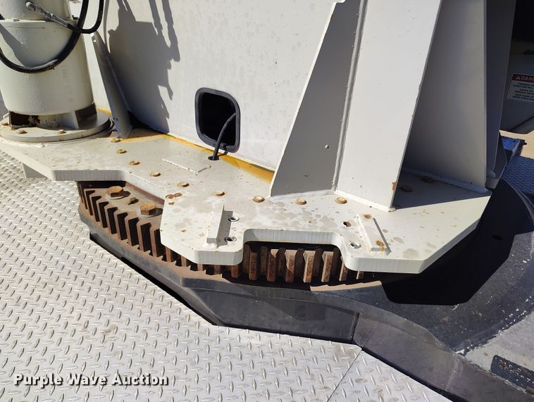 image for item YA0394 National Crane NBT55 crane truck bed