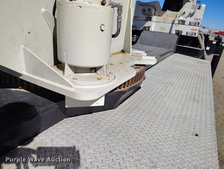 image for item YA0394 National Crane NBT55 crane truck bed