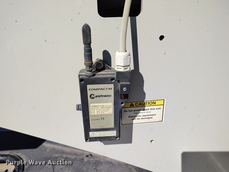 image for item YA0394 National Crane NBT55 crane truck bed