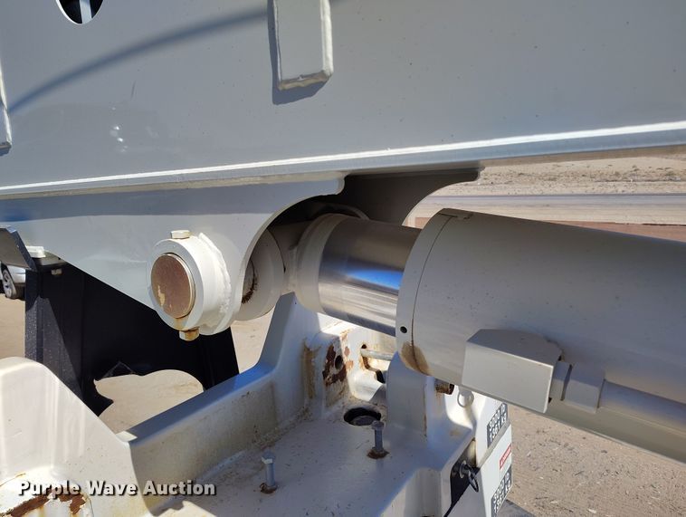 image for item YA0394 National Crane NBT55 crane truck bed