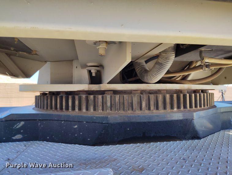 image for item YA0394 National Crane NBT55 crane truck bed