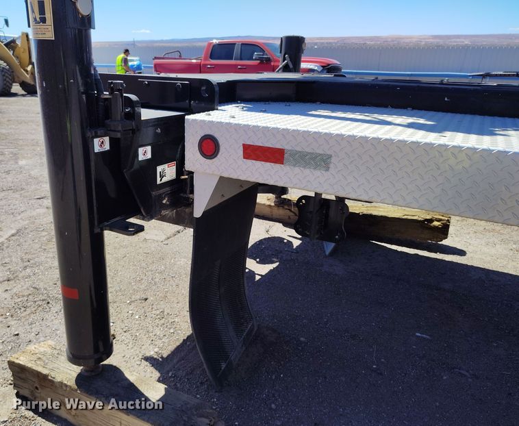 image for item YA0394 National Crane NBT55 crane truck bed