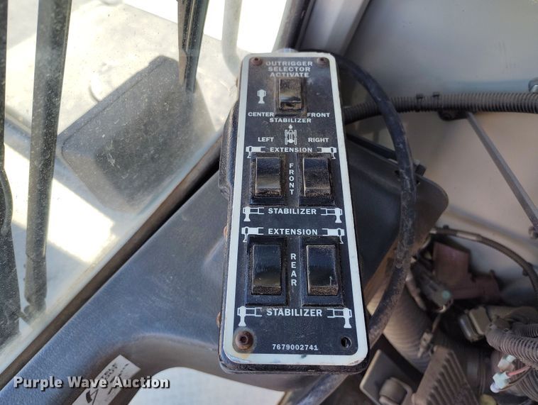 image for item YA0394 National Crane NBT55 crane truck bed