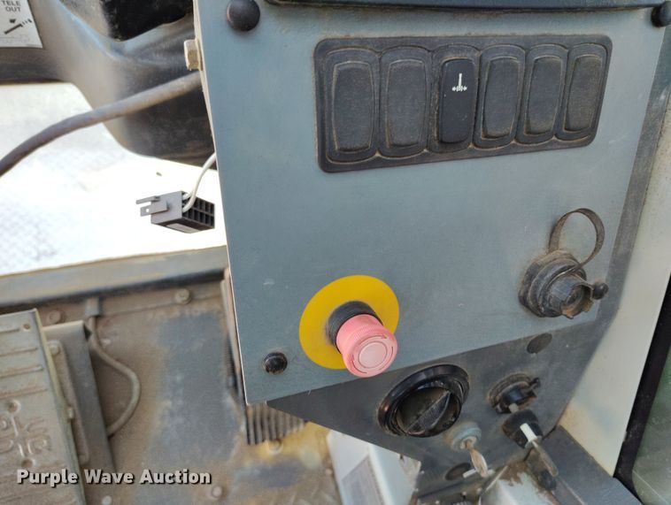 image for item YA0394 National Crane NBT55 crane truck bed