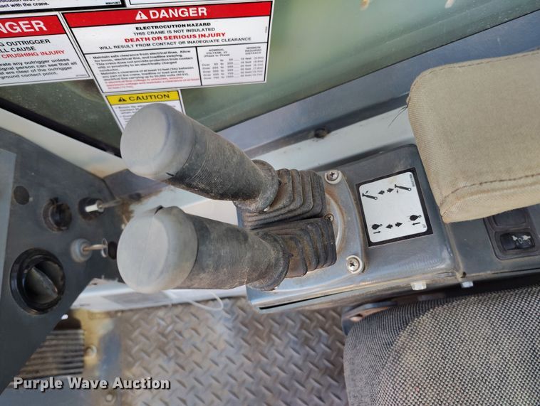 image for item YA0394 National Crane NBT55 crane truck bed