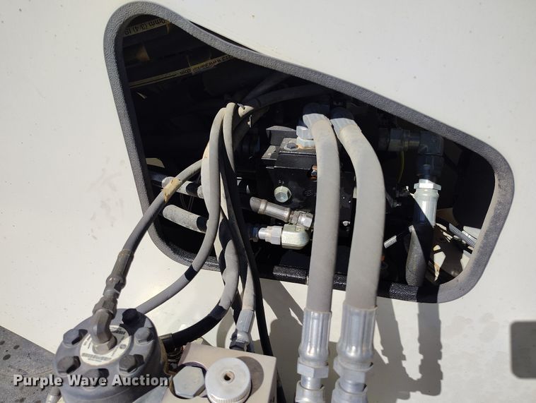 image for item YA0394 National Crane NBT55 crane truck bed