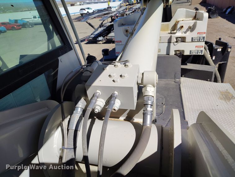 image for item YA0394 National Crane NBT55 crane truck bed