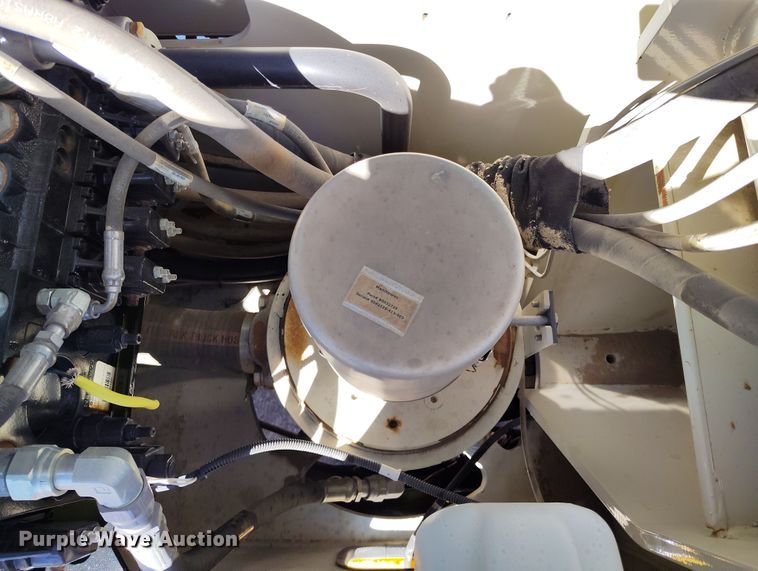 image for item YA0394 National Crane NBT55 crane truck bed