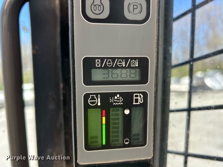 image for item YA0400 2016 Case TR340 tracked skid steer loader