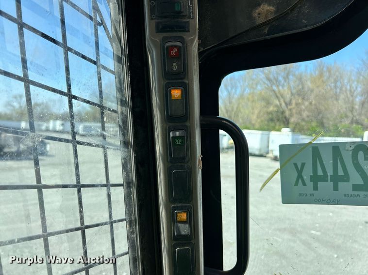 image for item YA0400 2016 Case TR340 tracked skid steer loader