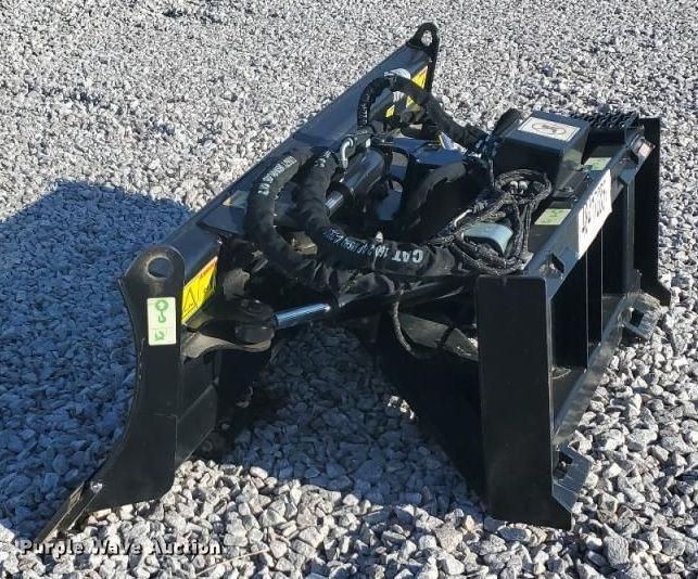 image for item YA0441 2019 Caterpillar 424-0450 skid steer dozer blade