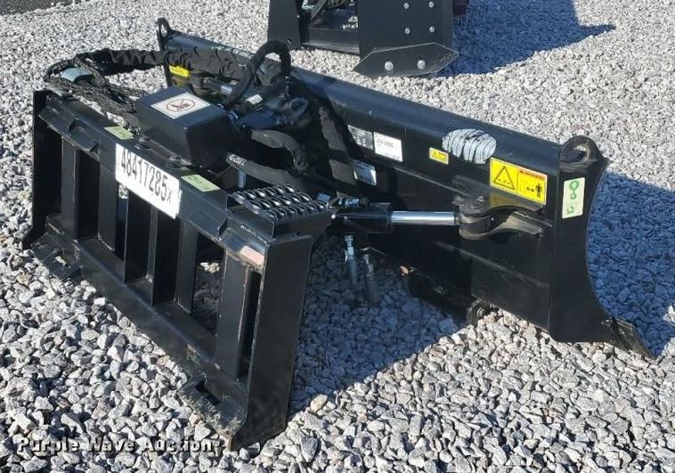 image for item YA0441 2019 Caterpillar 424-0450 skid steer dozer blade