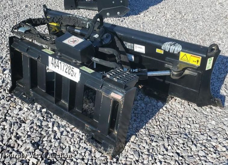 image for item YA0441 2019 Caterpillar 424-0450 skid steer dozer blade