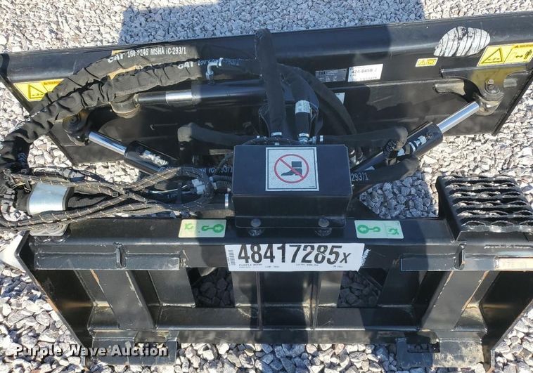 image for item YA0441 2019 Caterpillar 424-0450 skid steer dozer blade