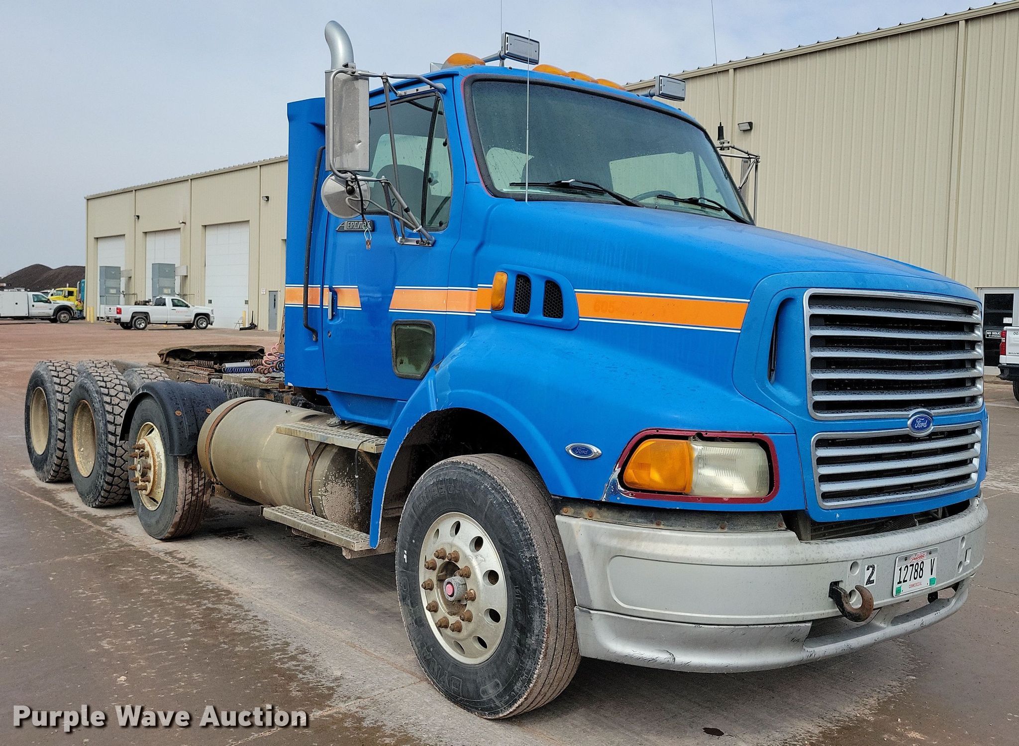 1997 Ford Aero Max LA9000 semi truck in Sioux Falls, SD | Item