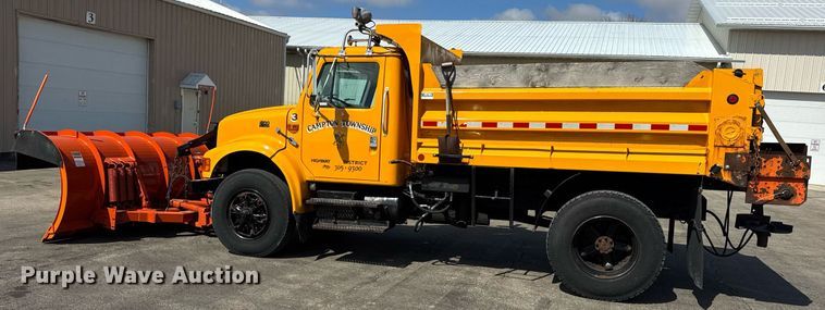 image for item DH9895 1999 International 4900 dump truck