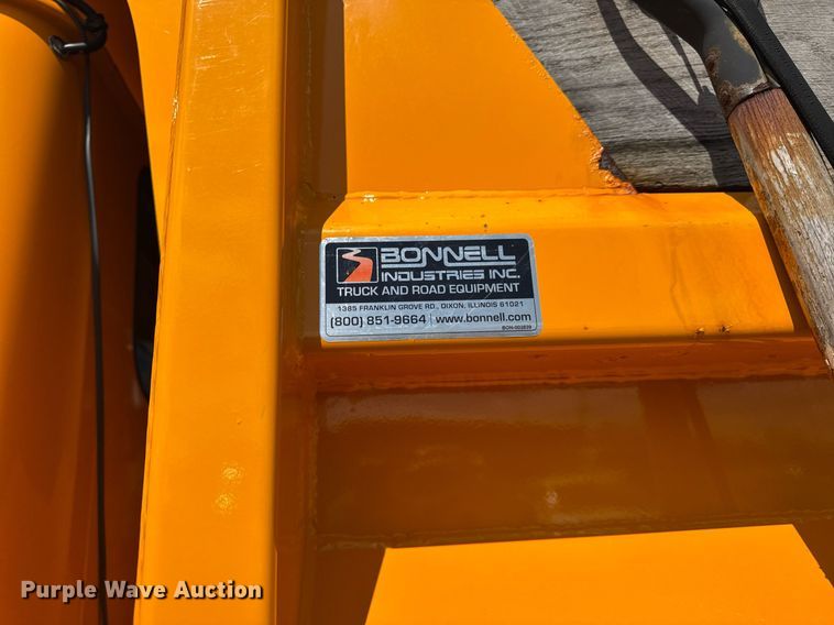 image for item DH9895 1999 International 4900 dump truck