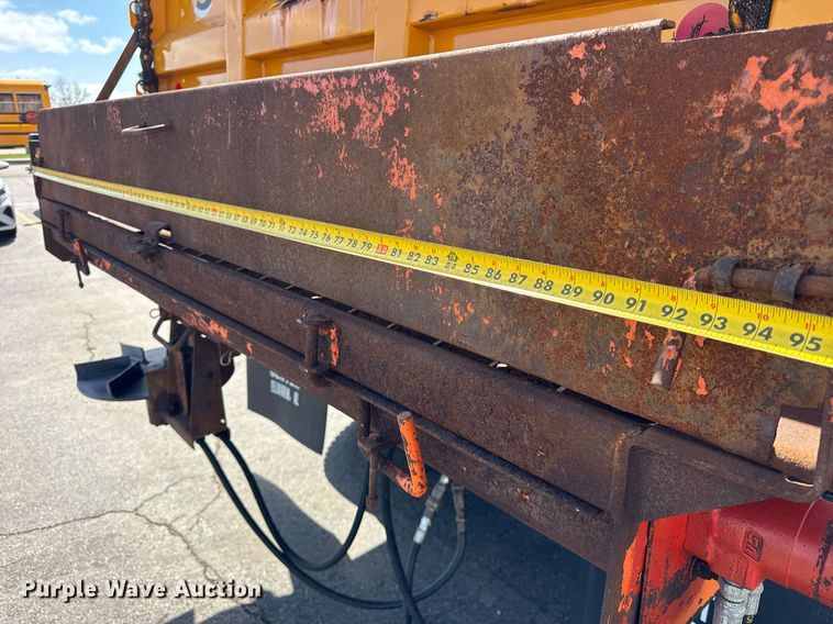 image for item DH9895 1999 International 4900 dump truck