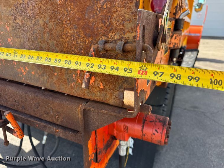 image for item DH9895 1999 International 4900 dump truck