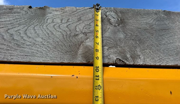 image for item DH9895 1999 International 4900 dump truck