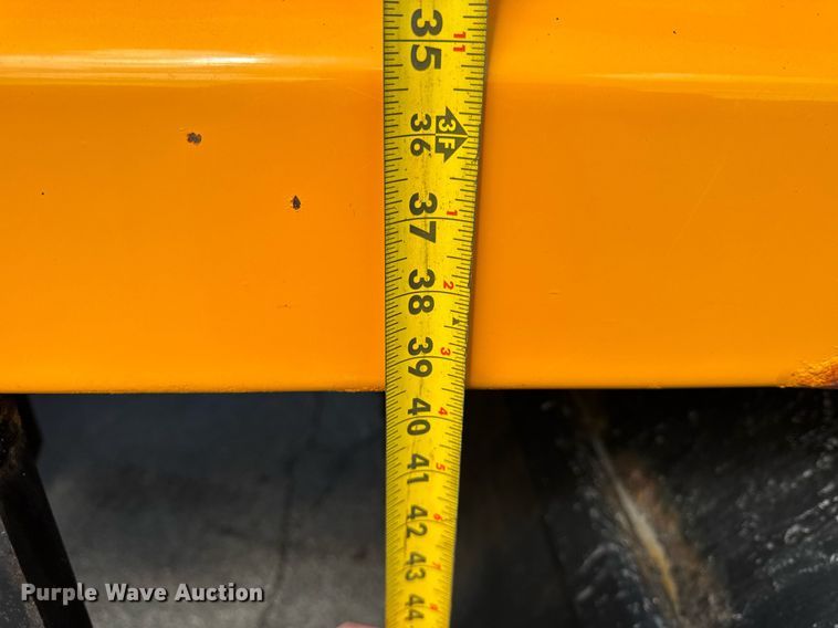 image for item DH9895 1999 International 4900 dump truck