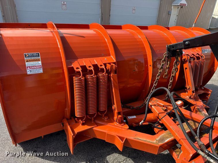 image for item DH9895 1999 International 4900 dump truck