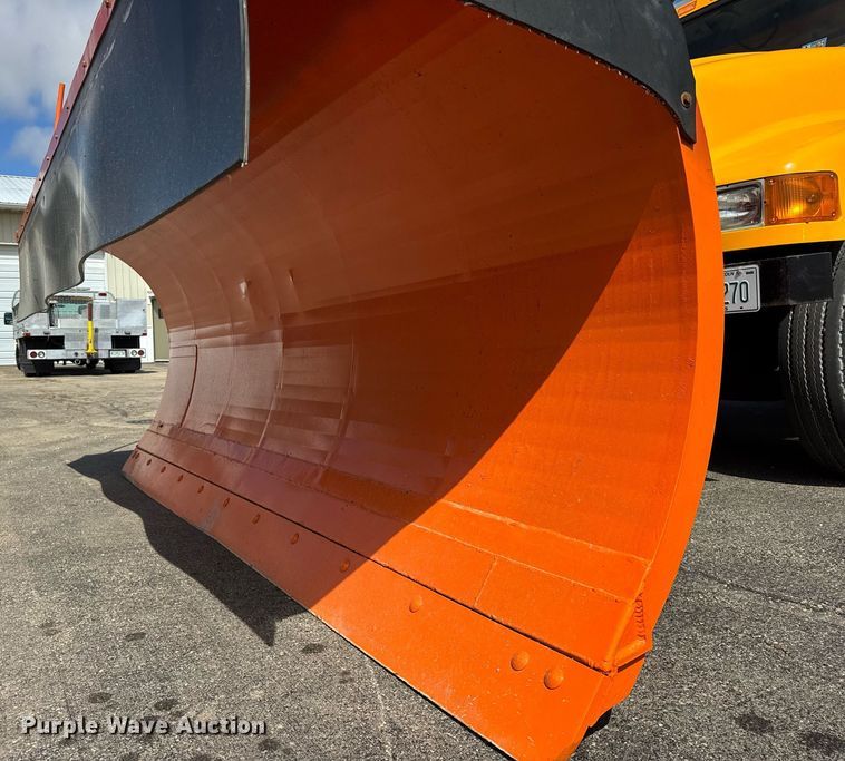 image for item DH9895 1999 International 4900 dump truck