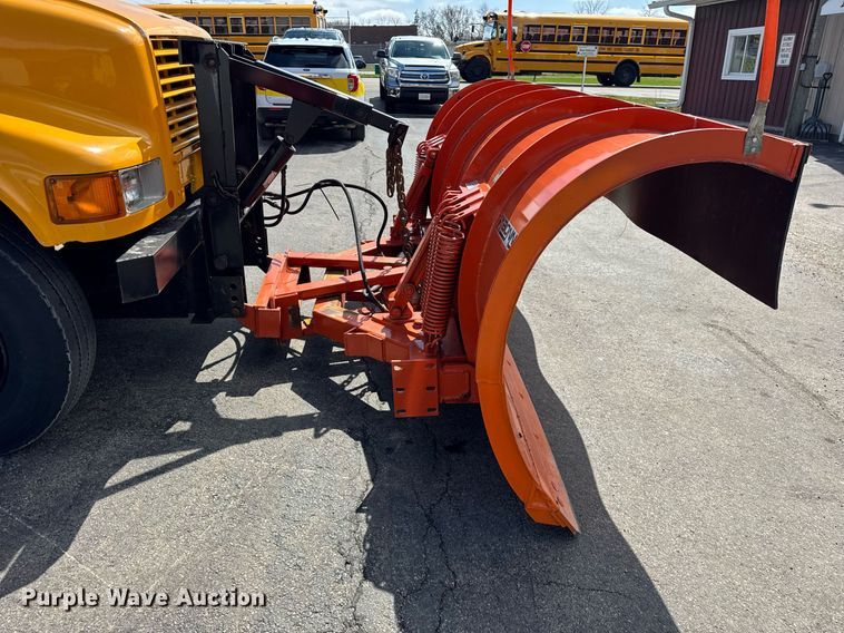 image for item DH9895 1999 International 4900 dump truck