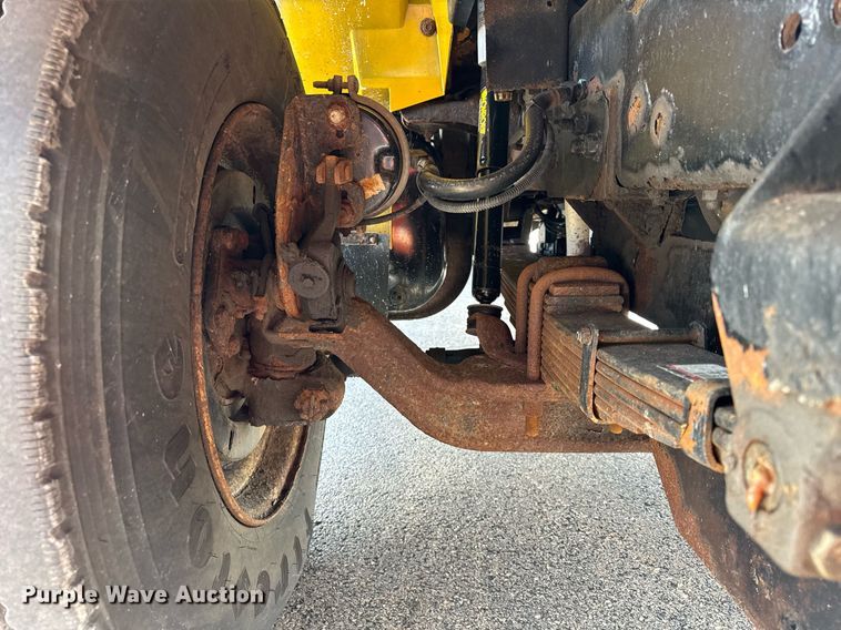 image for item DH9895 1999 International 4900 dump truck