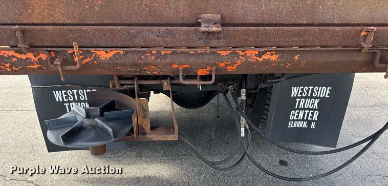 image for item DH9895 1999 International 4900 dump truck