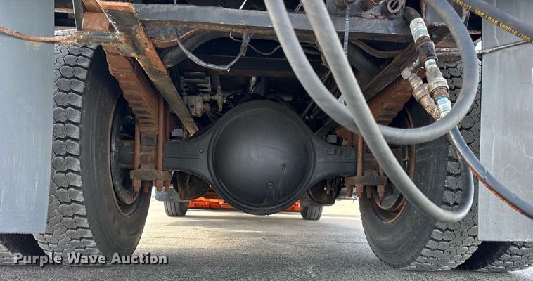 image for item DH9895 1999 International 4900 dump truck