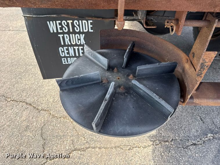 image for item DH9895 1999 International 4900 dump truck