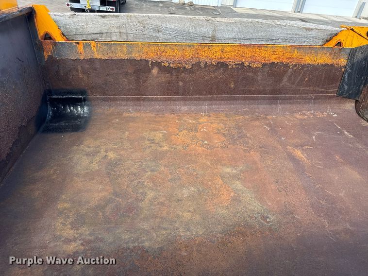 image for item DH9895 1999 International 4900 dump truck