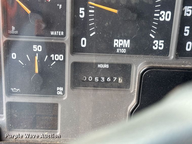 image for item DH9895 1999 International 4900 dump truck