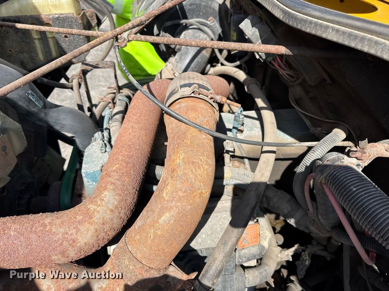 image for item DH9895 1999 International 4900 dump truck