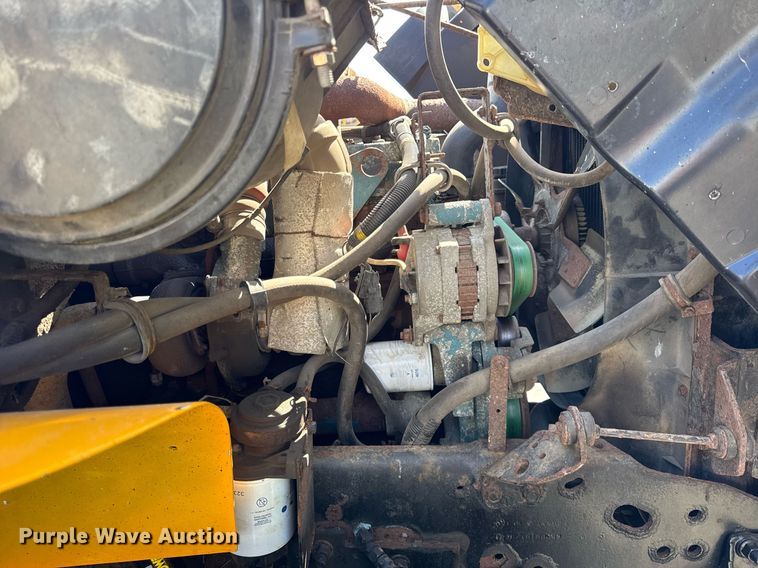 image for item DH9895 1999 International 4900 dump truck