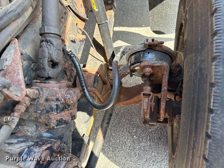 image for item DH9895 1999 International 4900 dump truck