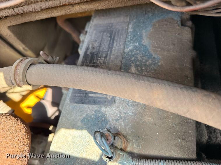 image for item DH9895 1999 International 4900 dump truck