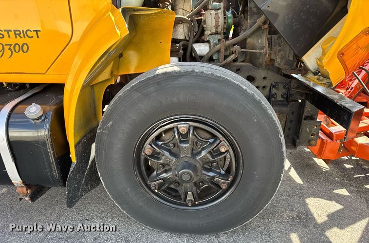 image for item DH9895 1999 International 4900 dump truck