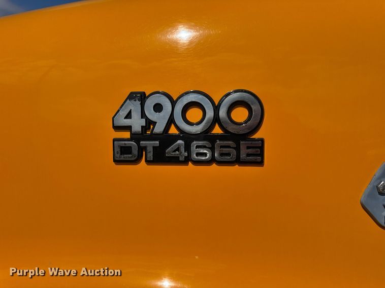 image for item DH9895 1999 International 4900 dump truck