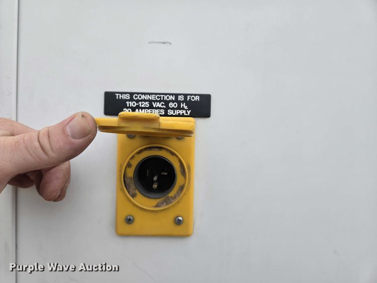 image for item DI6283 2001 Ford E350 ambulance