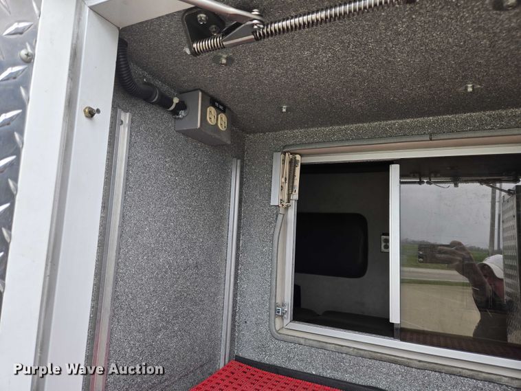 image for item DI6283 2001 Ford E350 ambulance